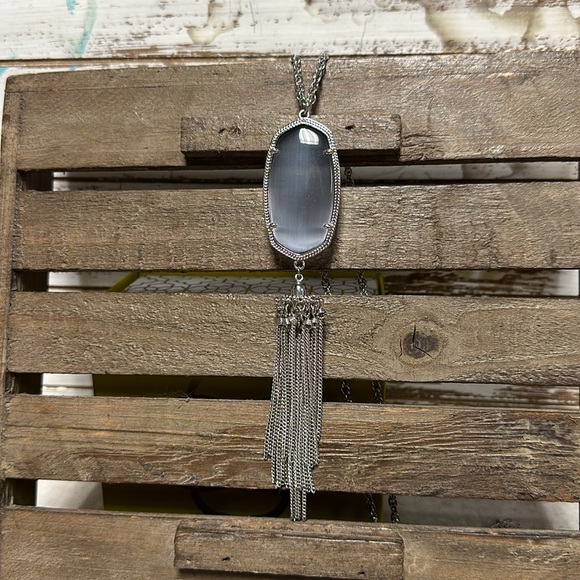 Kendra Scott euc grey slate gemstone crystal pendant fringe long necklace - Picture 1 of 6